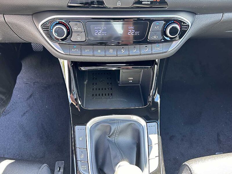 Hyundai i30 1.5 T-GDI 48V-Hybrid Advantage*Allwetterreifen*