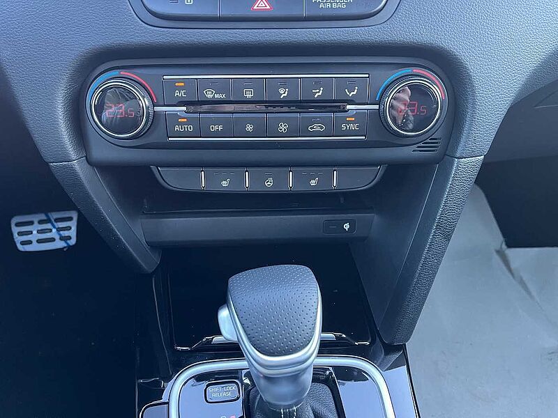 Kia Ceed 1.5 T-GDI DCT7 OPF GT Line GT-Line mit Leder, Technologie+Performance-Paket+GD