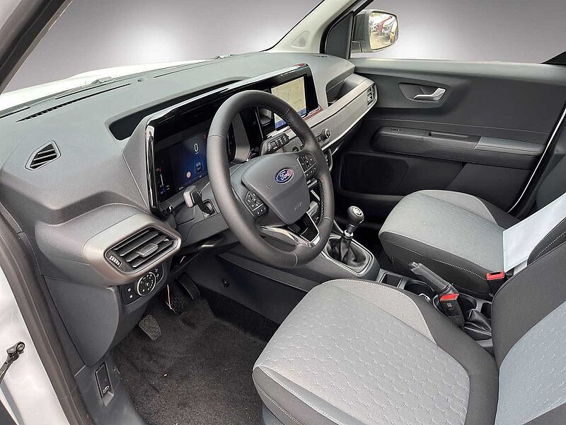 Ford Tourneo Courier 1.0 EcoBoost TITANIUM