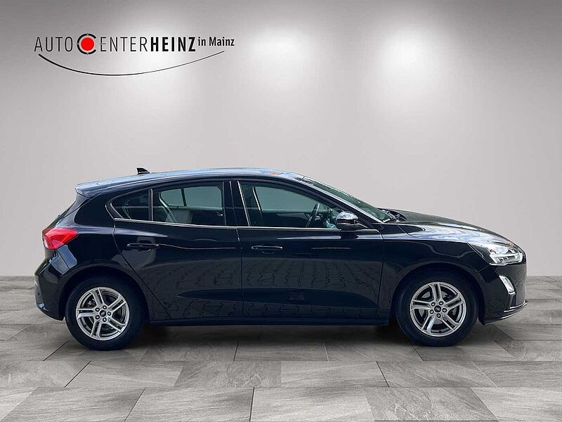 Ford Focus Cool & Connect