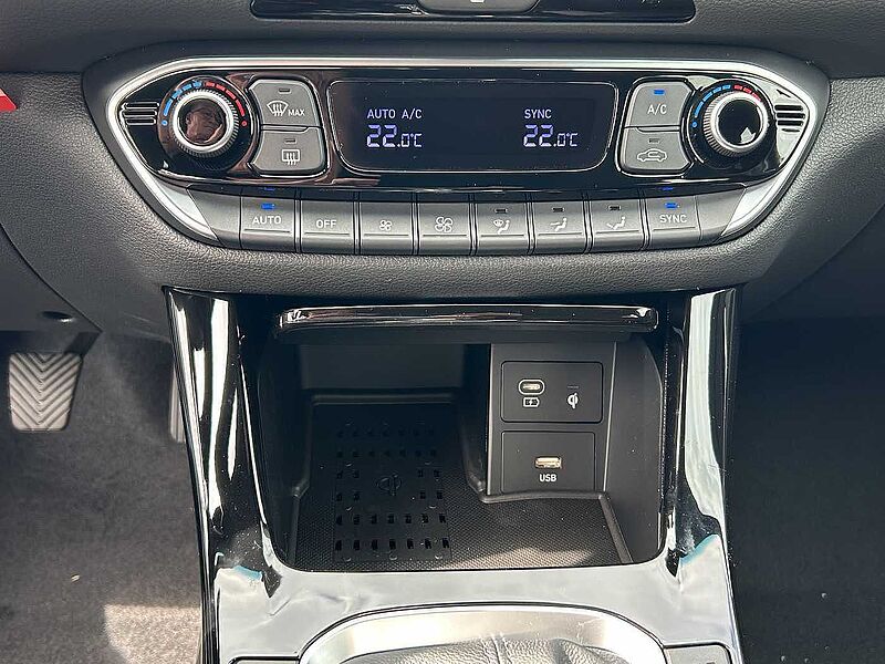 Hyundai i30 Kombi 1.5 T-GDI 48V-Hybrid Advantage*Panodach*