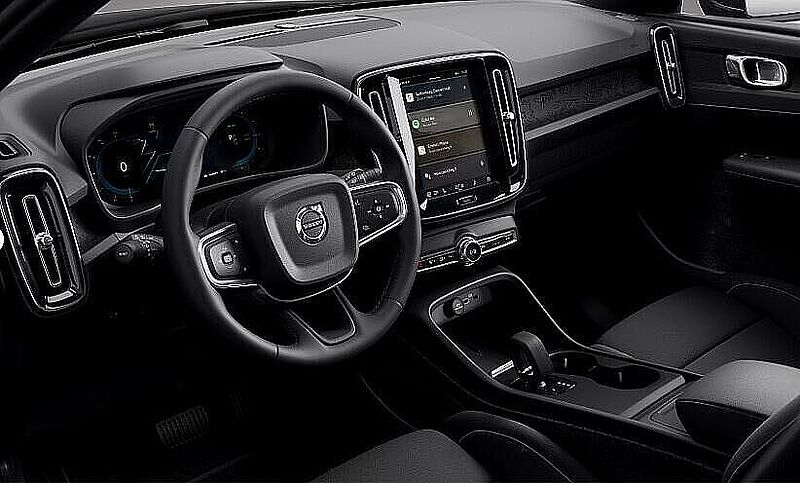 Volvo XC40 B3 B DKG Plus Black Edition