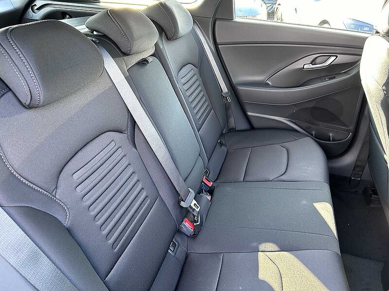 Hyundai i30 Kombi 1.5 T-GDI 48V-Hybrid DCT Advantage