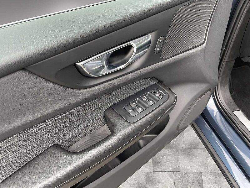 Volvo V60 Inscription Expression Recharge Plug-In Hybrid AWD