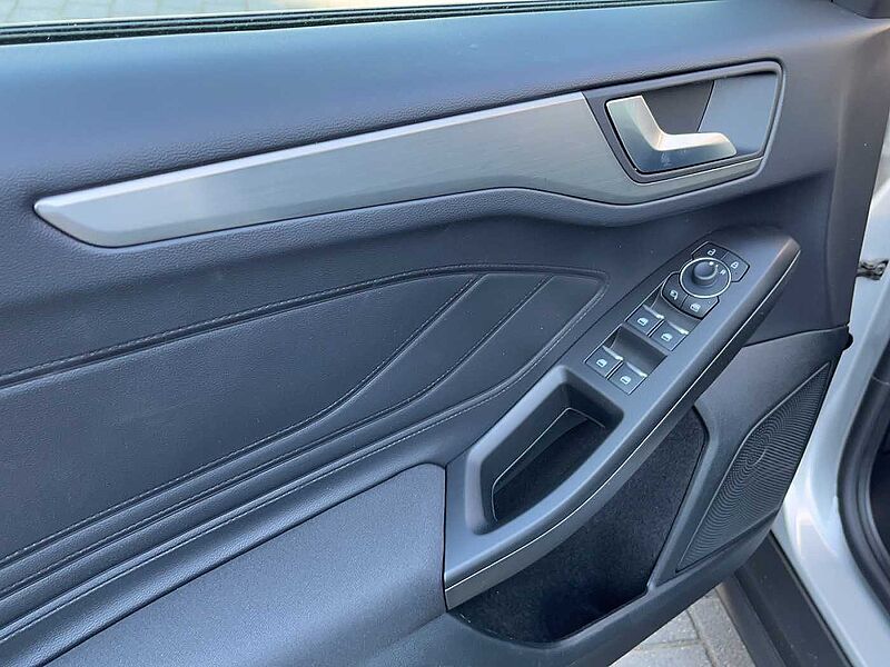 Ford Focus 1.0 EcoBoost Hybrid Aut. TITANIUM X