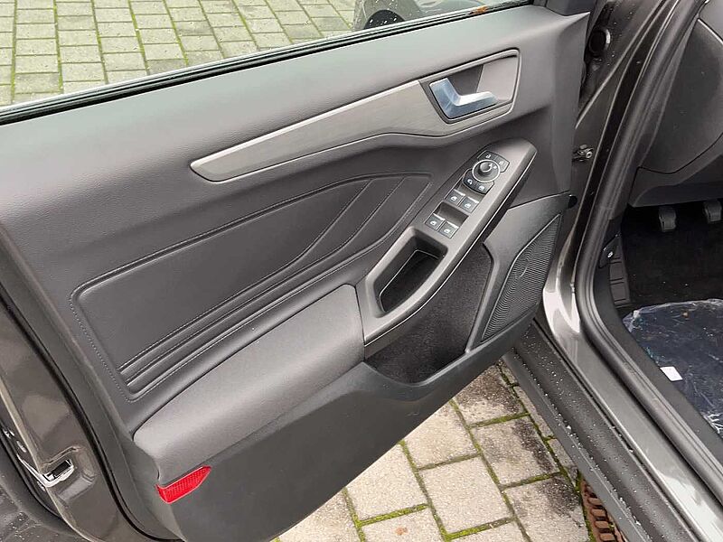 Ford Focus Turnier 1.0 EcoBoost Hybrid TITANIUM X